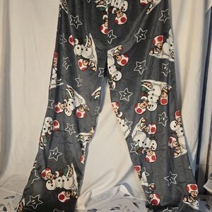 NWOT - Cozy Gray mens Pajamas with Snowman Print